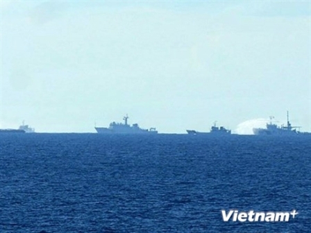 La Chine maintient une centaine de navires pour protéger sa plate-forme de forage